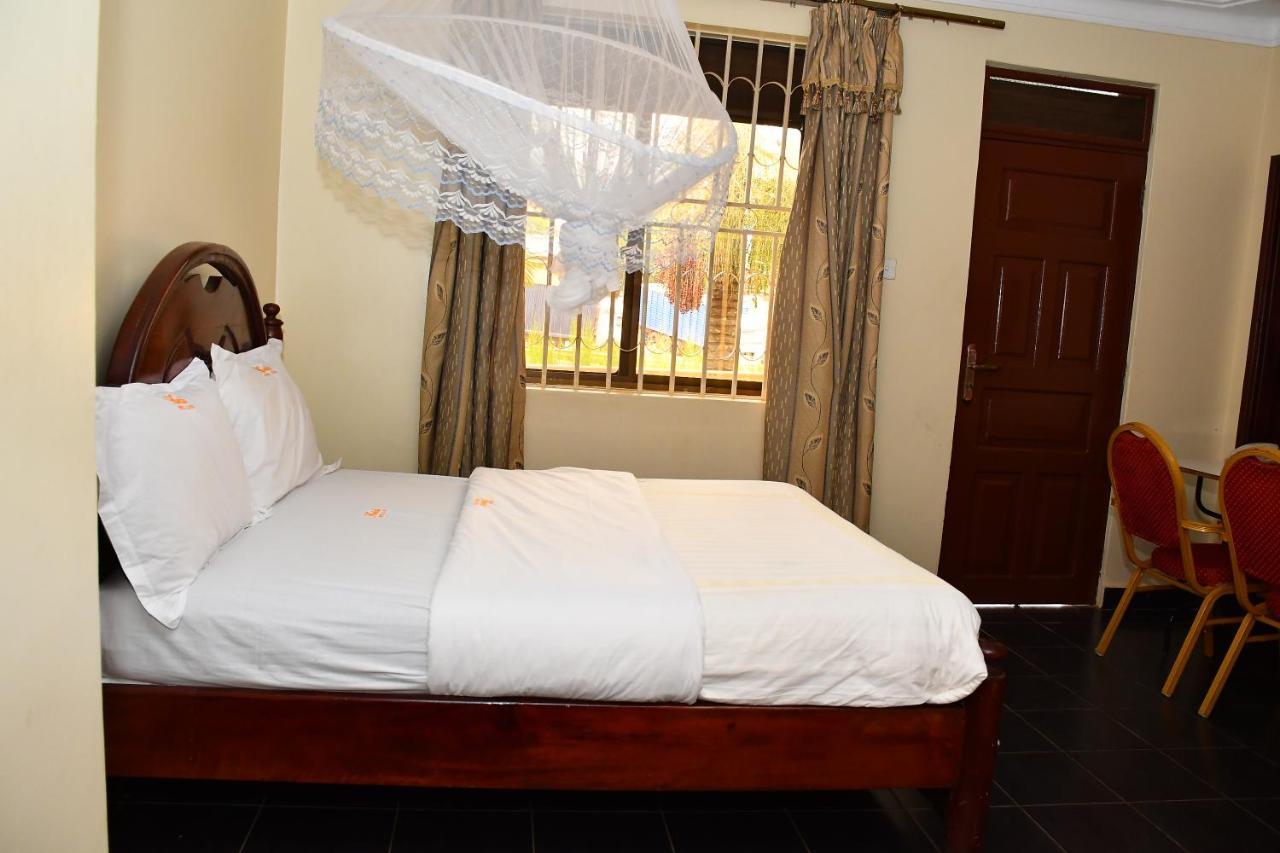 Florida Hotel Zaana Kampala Exteriér fotografie