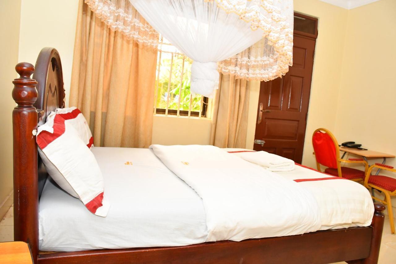 Florida Hotel Zaana Kampala Exteriér fotografie