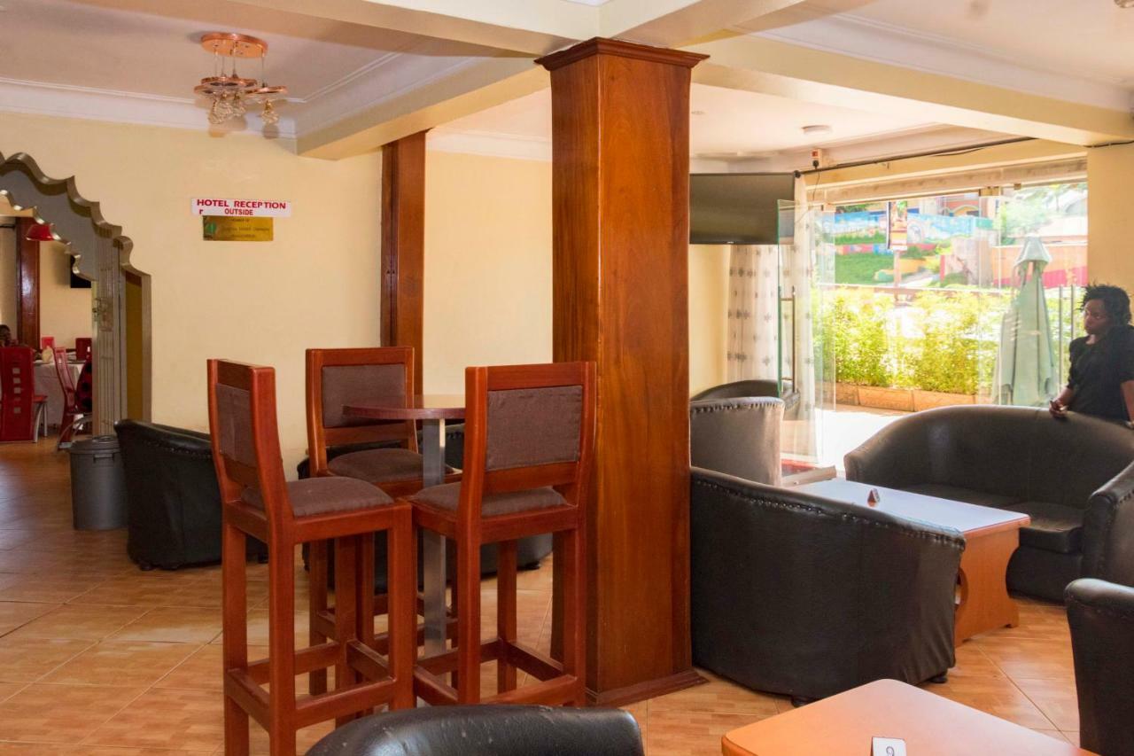 Florida Hotel Zaana Kampala Exteriér fotografie